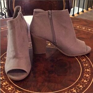 George Sage/Beige Zip Microsuede Wooden Heel Open Toe Side Zip Boots Shoe